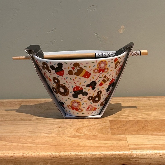 NEW Disney Mickey Mouse Sweet Treats Ceramic Ramen Noodle Bowl With Chopsticks. - Picture 2 of 6